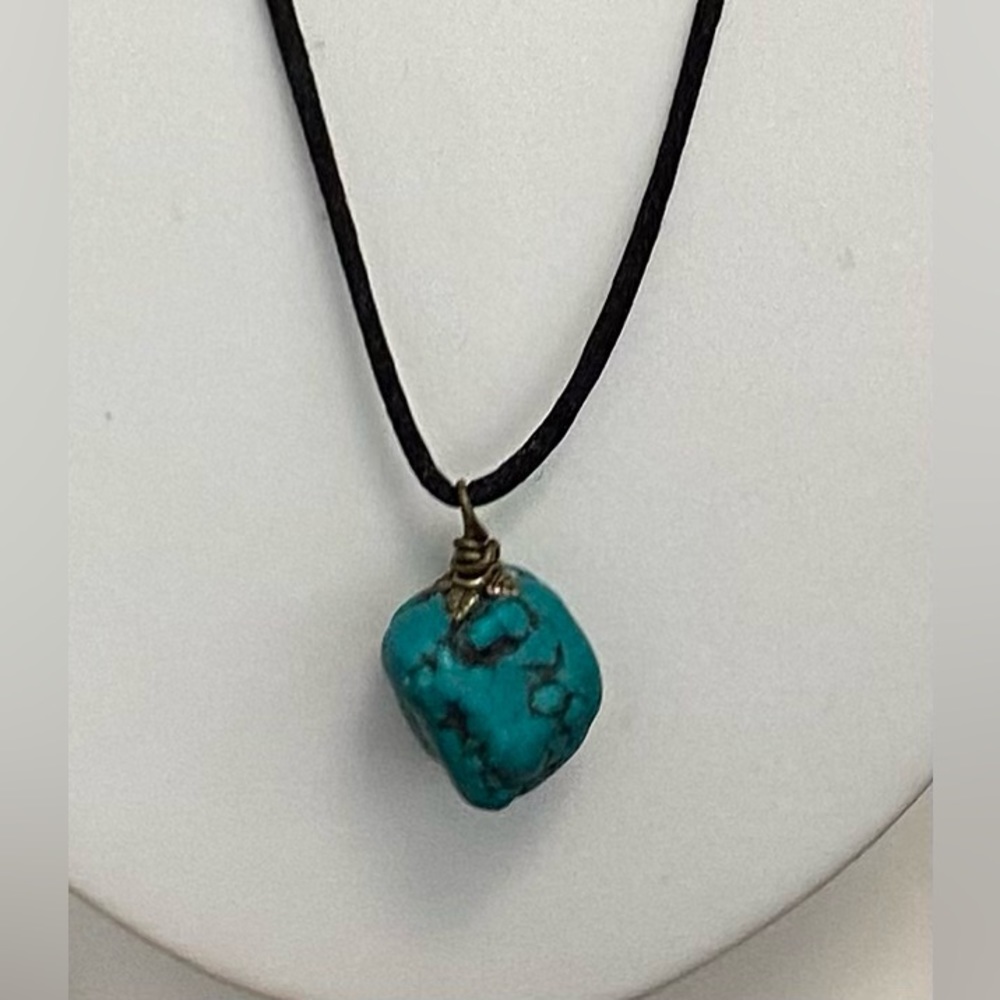 NEW Turquoise Howlite nugget necklace